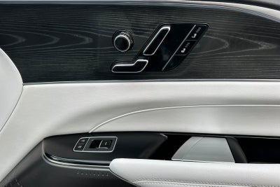 2024 Cadillac LYRIQ Luxury 1