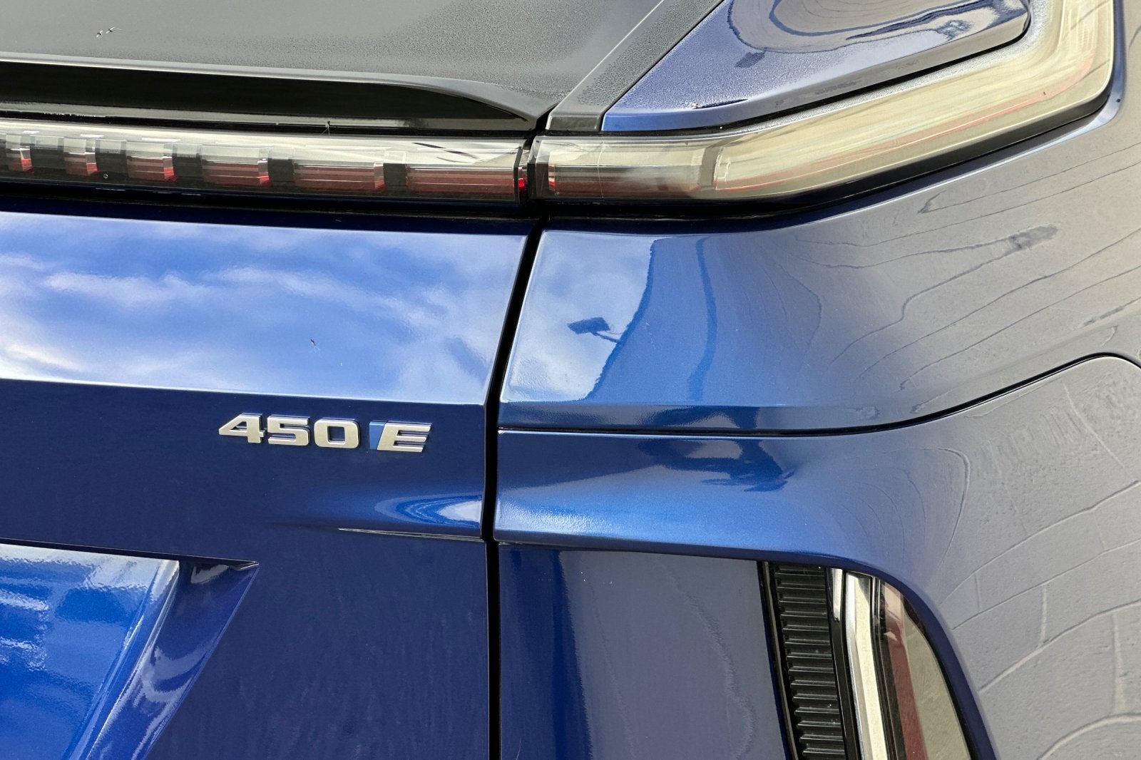 2024 Cadillac LYRIQ Luxury 1