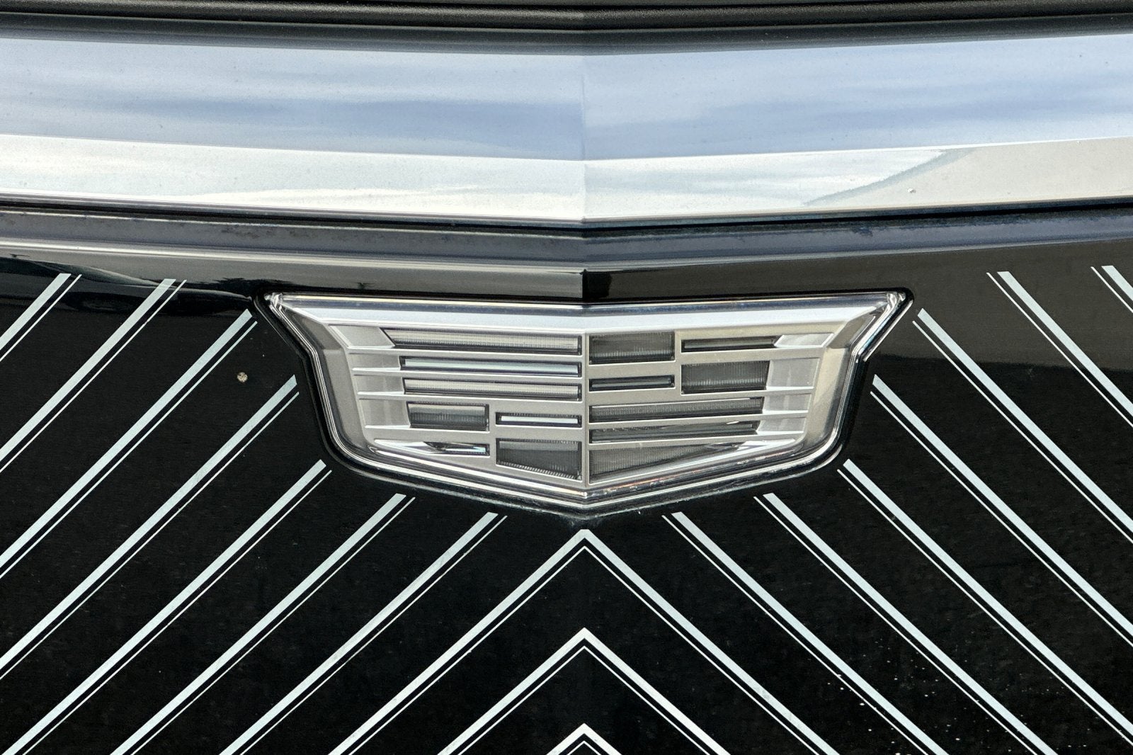 2024 Cadillac LYRIQ Luxury 1