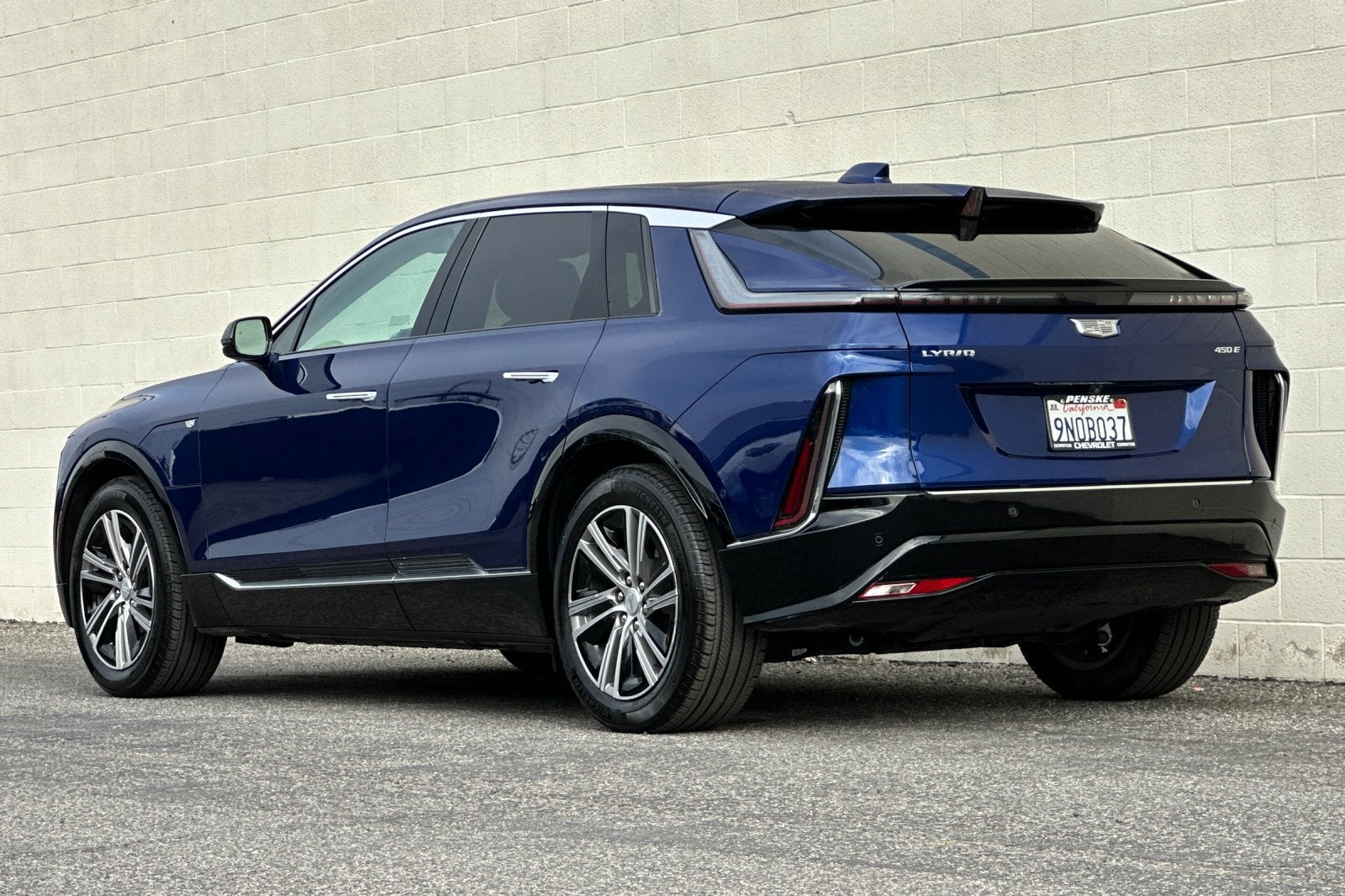 2024 Cadillac LYRIQ Luxury 1