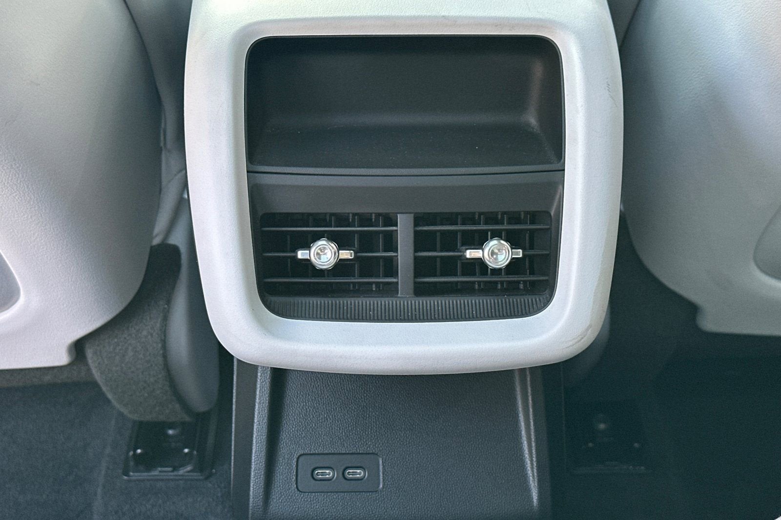 2024 Cadillac LYRIQ Luxury 1