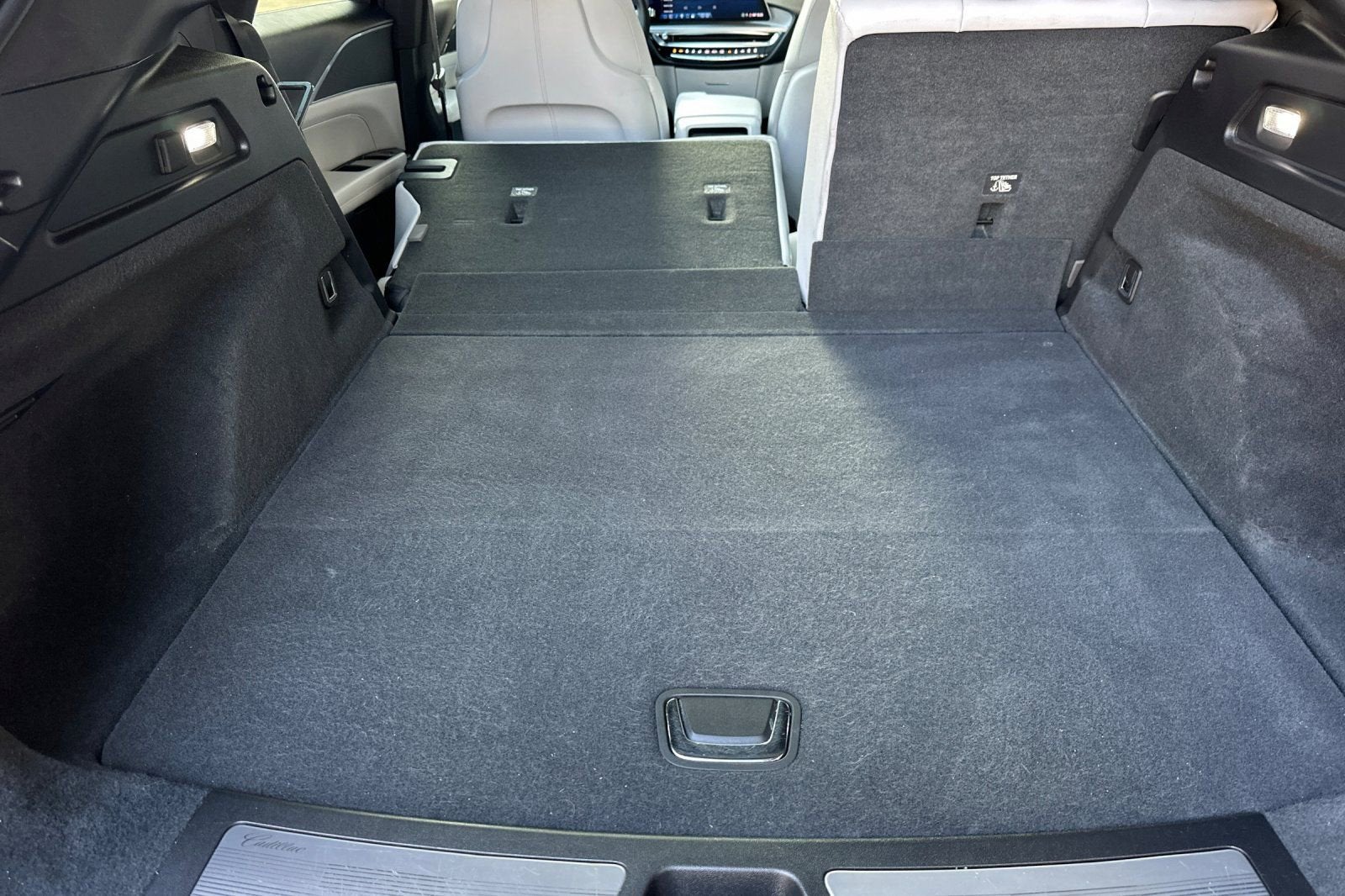 2024 Cadillac LYRIQ Luxury 1