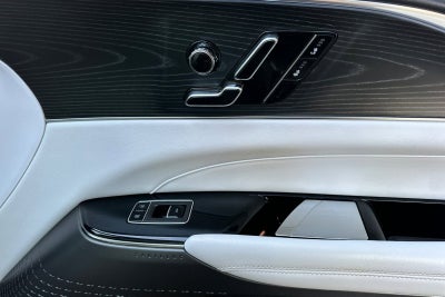 2024 Cadillac LYRIQ Luxury 1