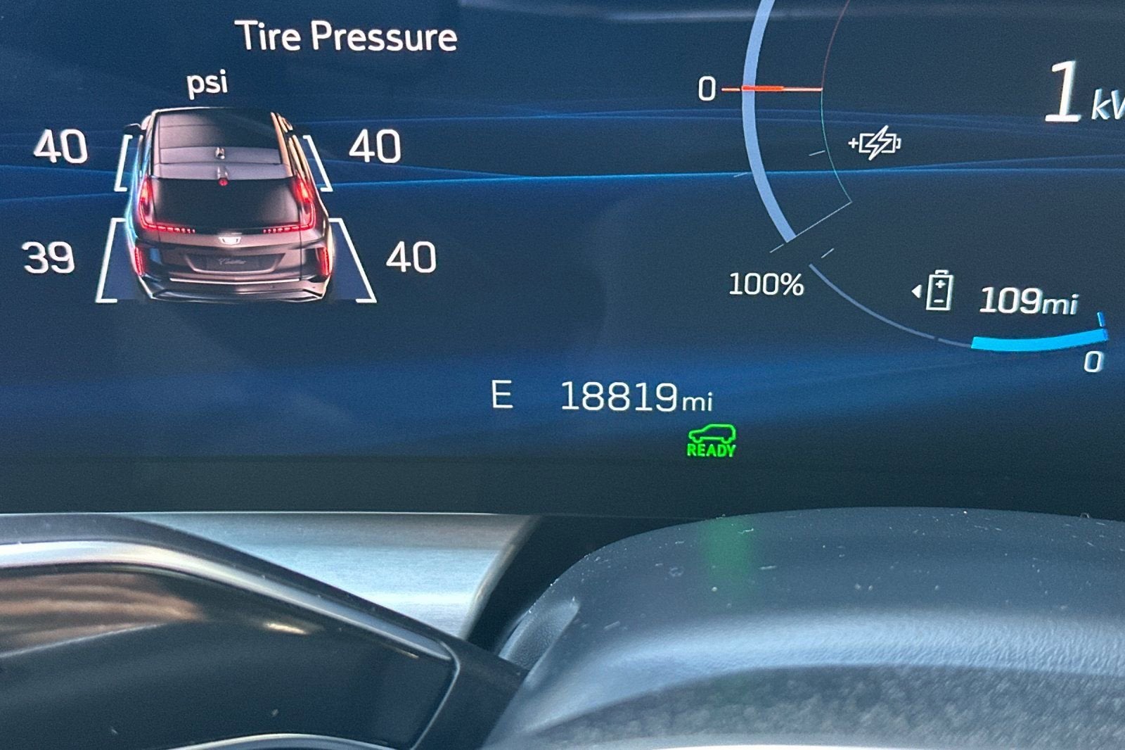 2024 Cadillac LYRIQ Luxury 1