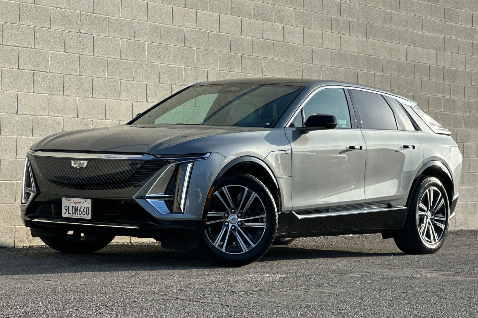 2024 Cadillac LYRIQ Luxury 1