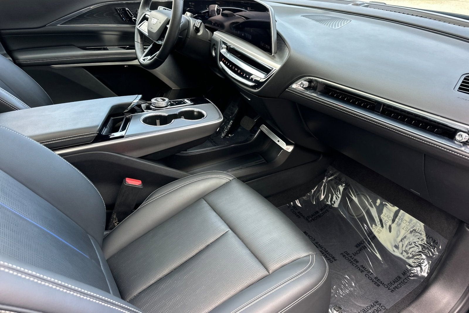 2024 Cadillac LYRIQ Sport 2