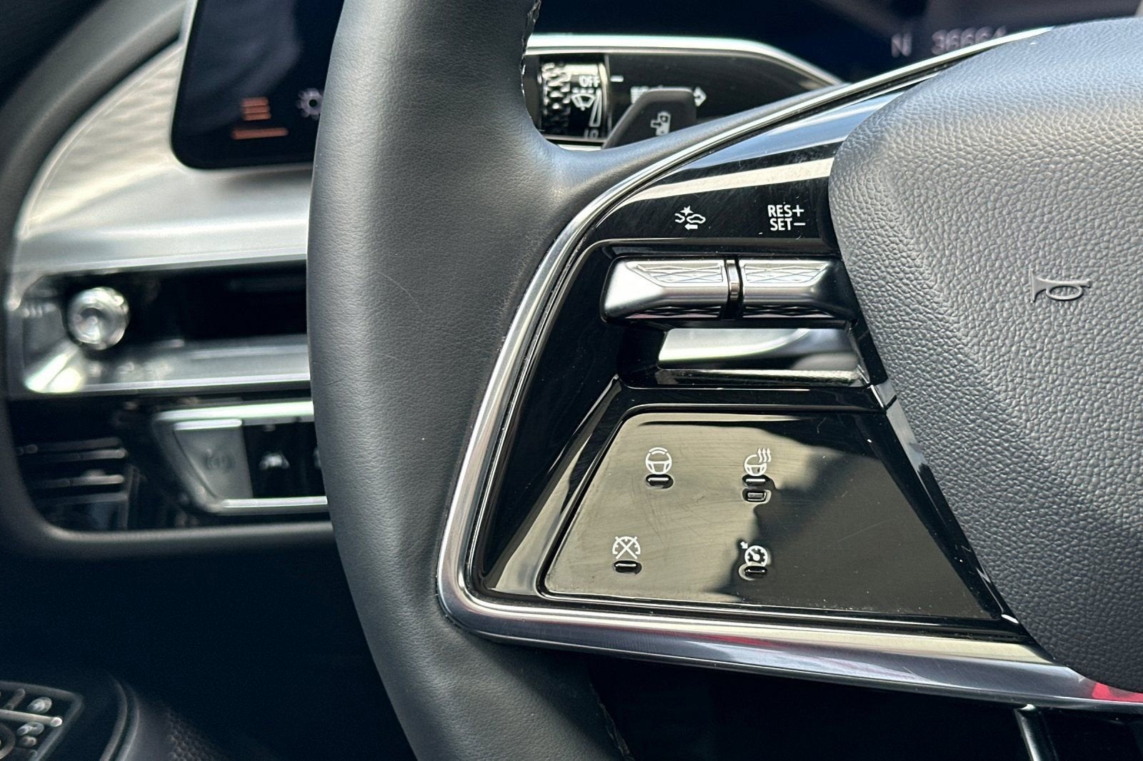 2024 Cadillac LYRIQ Sport 2