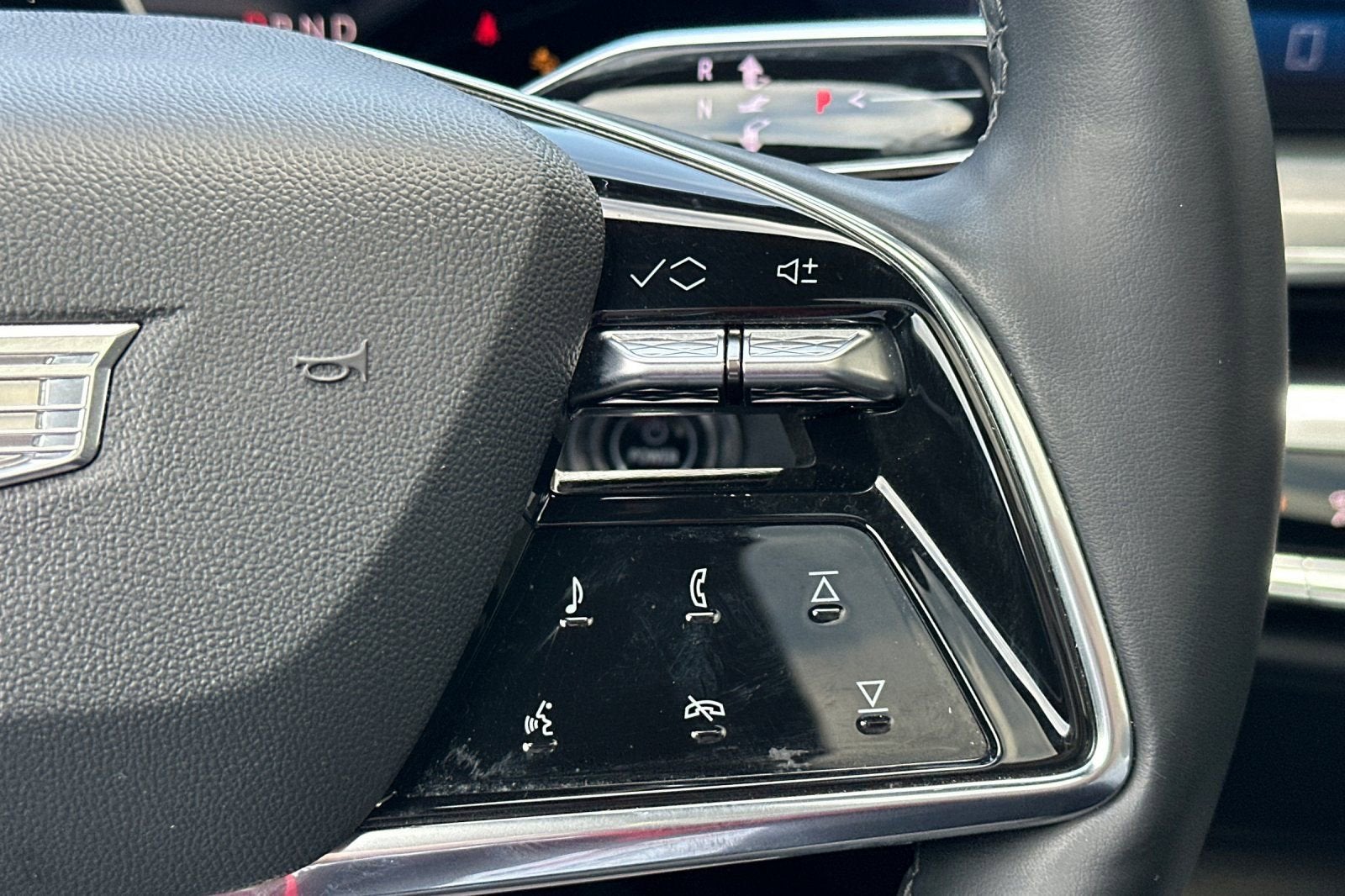 2024 Cadillac LYRIQ Sport 2