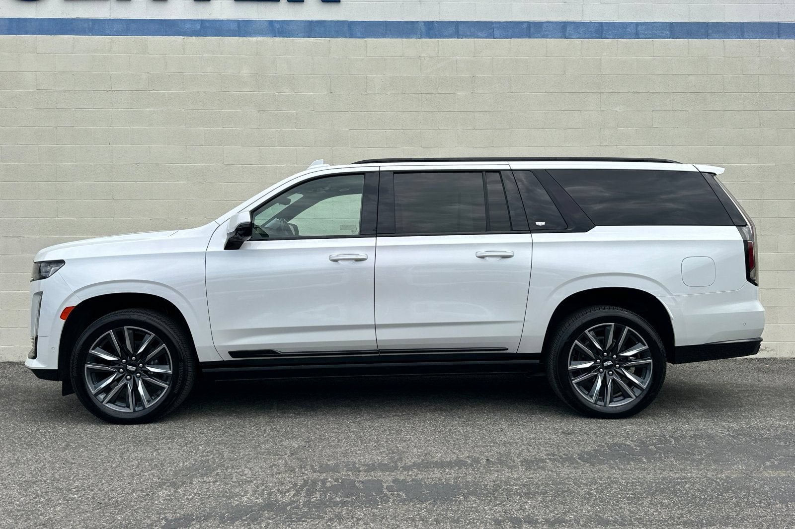 2023 Cadillac Escalade ESV Sport Platinum