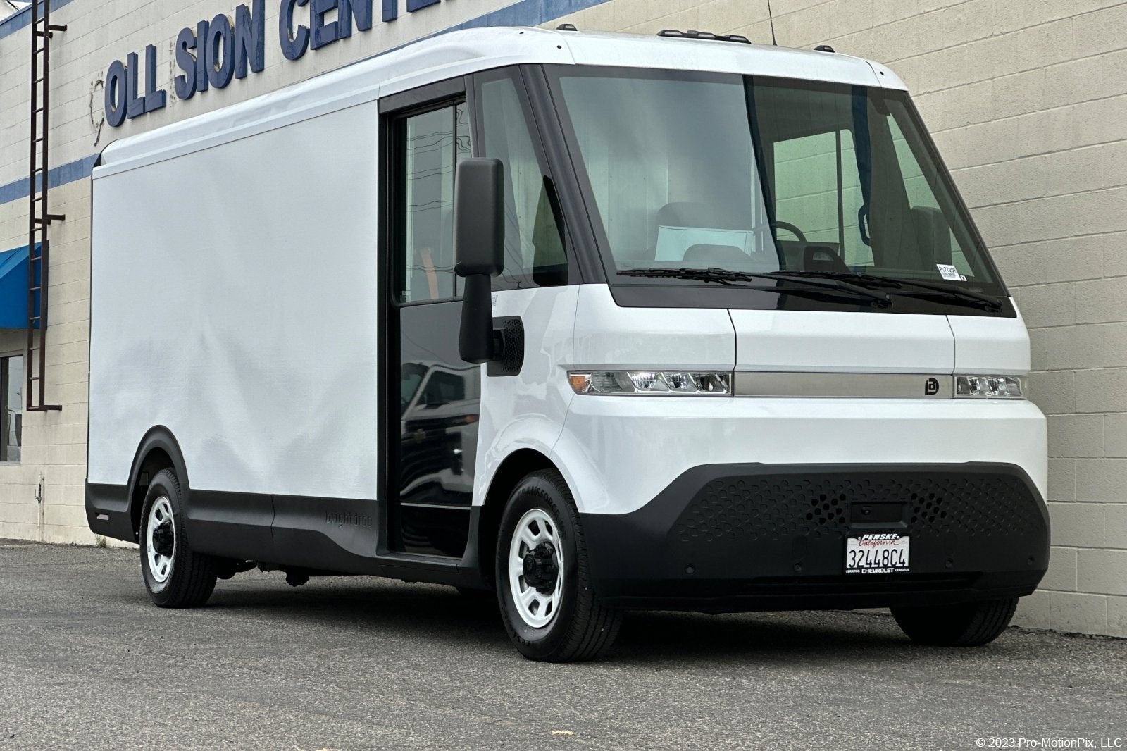 2023 BrightDrop Zevo 600 EJY
