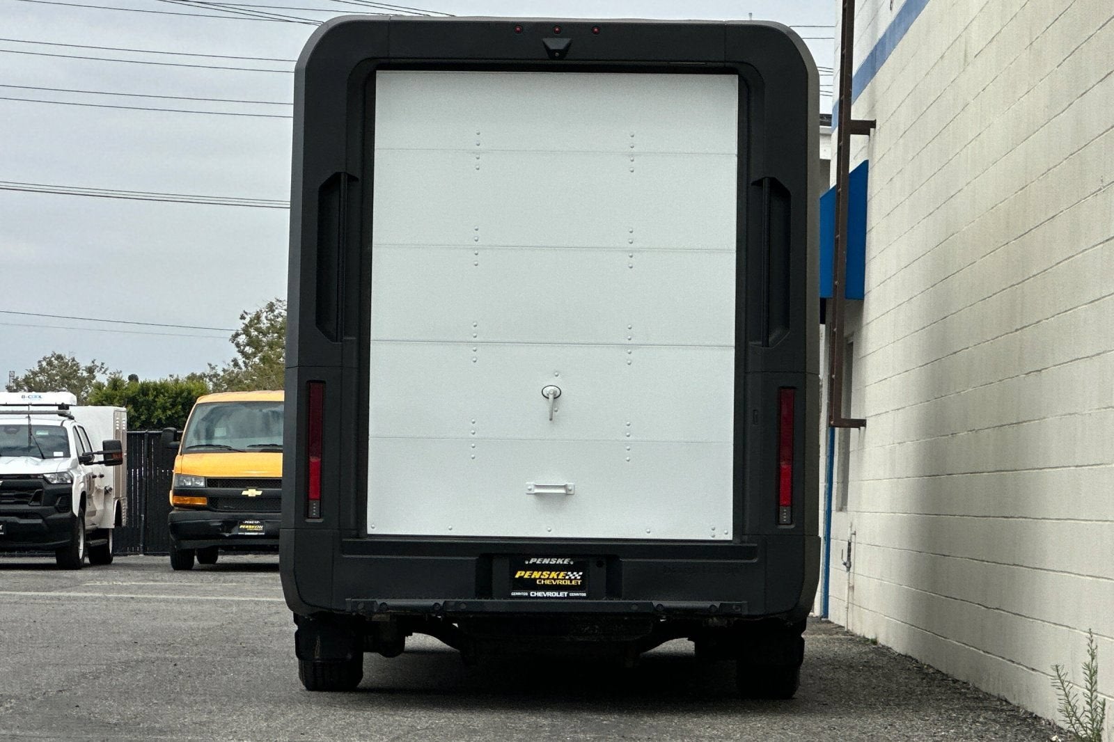 2023 BrightDrop Zevo 600 EJY