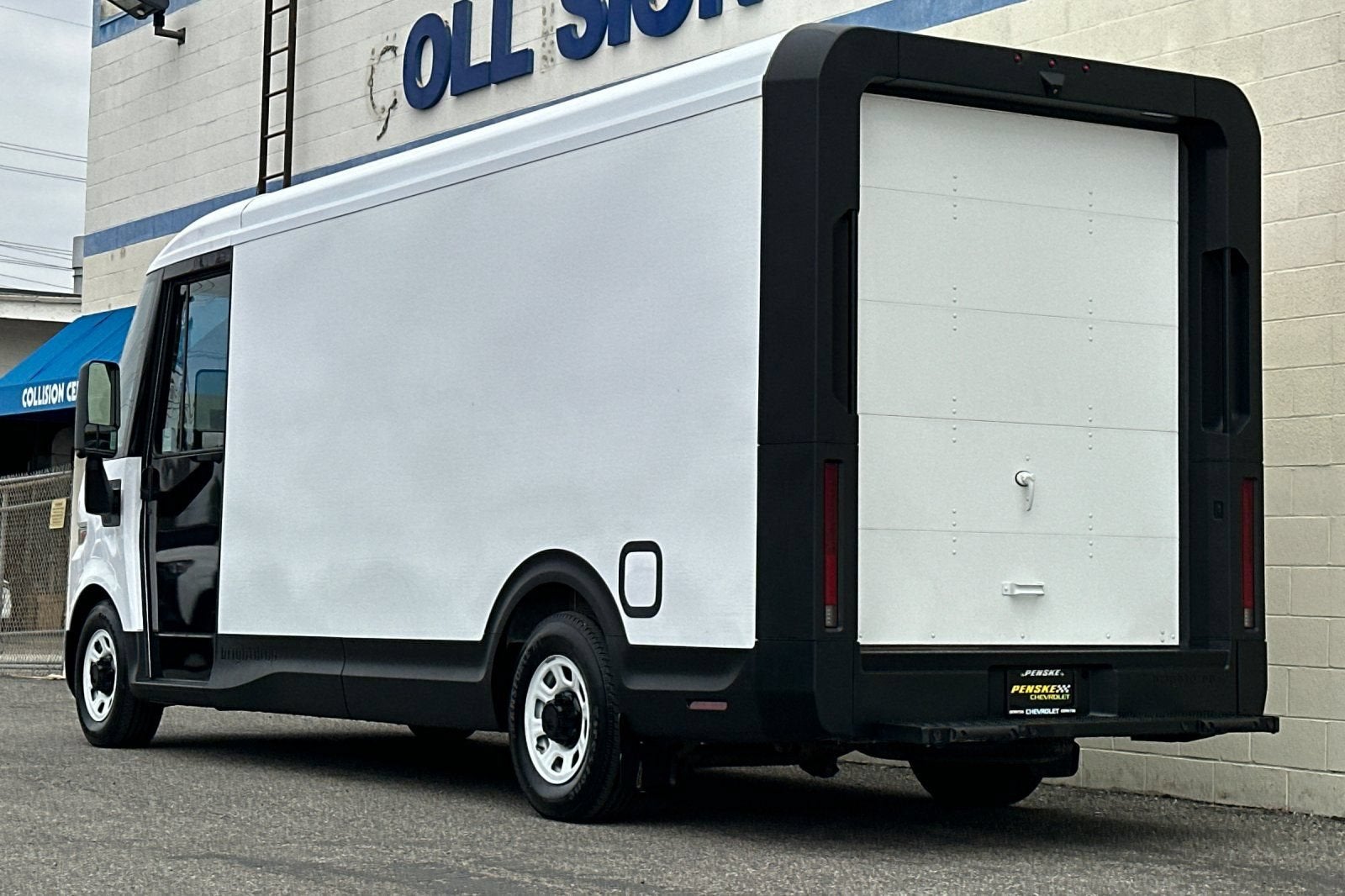 2023 BrightDrop Zevo 600 EJY
