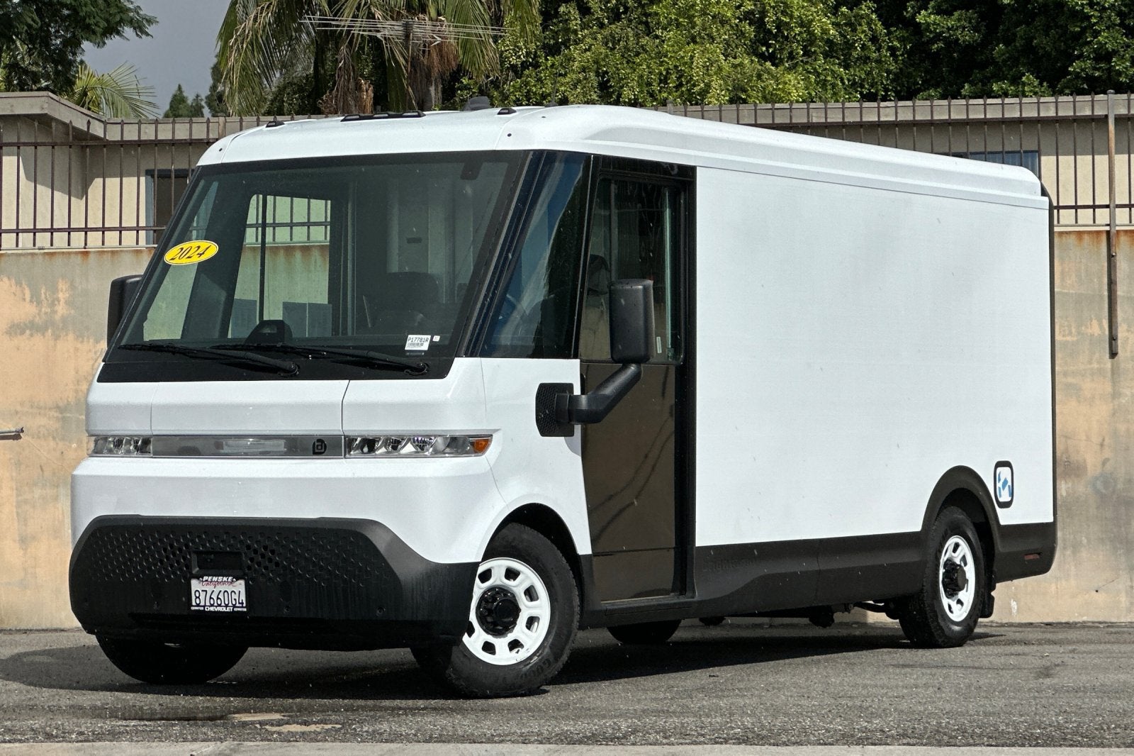 2024 BrightDrop Zevo 600 EJY