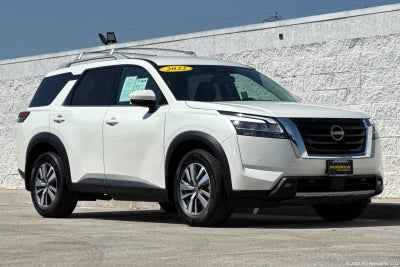 2022 Nissan Pathfinder SL