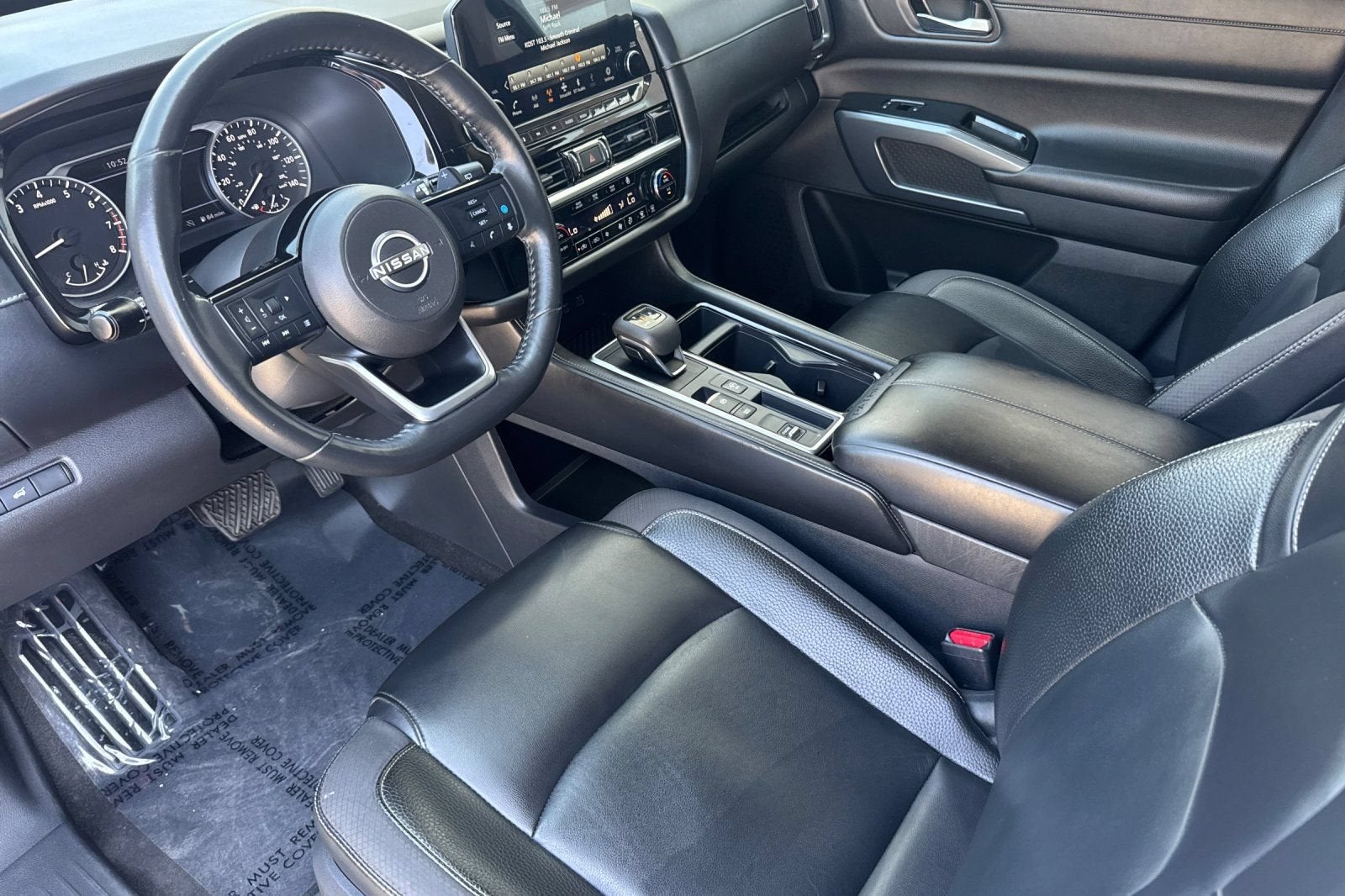 2022 Nissan Pathfinder SL