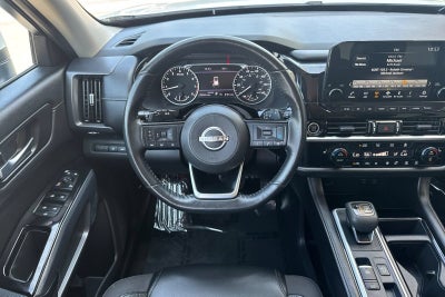 2022 Nissan Pathfinder SL