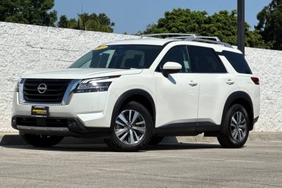 2022 Nissan Pathfinder SL