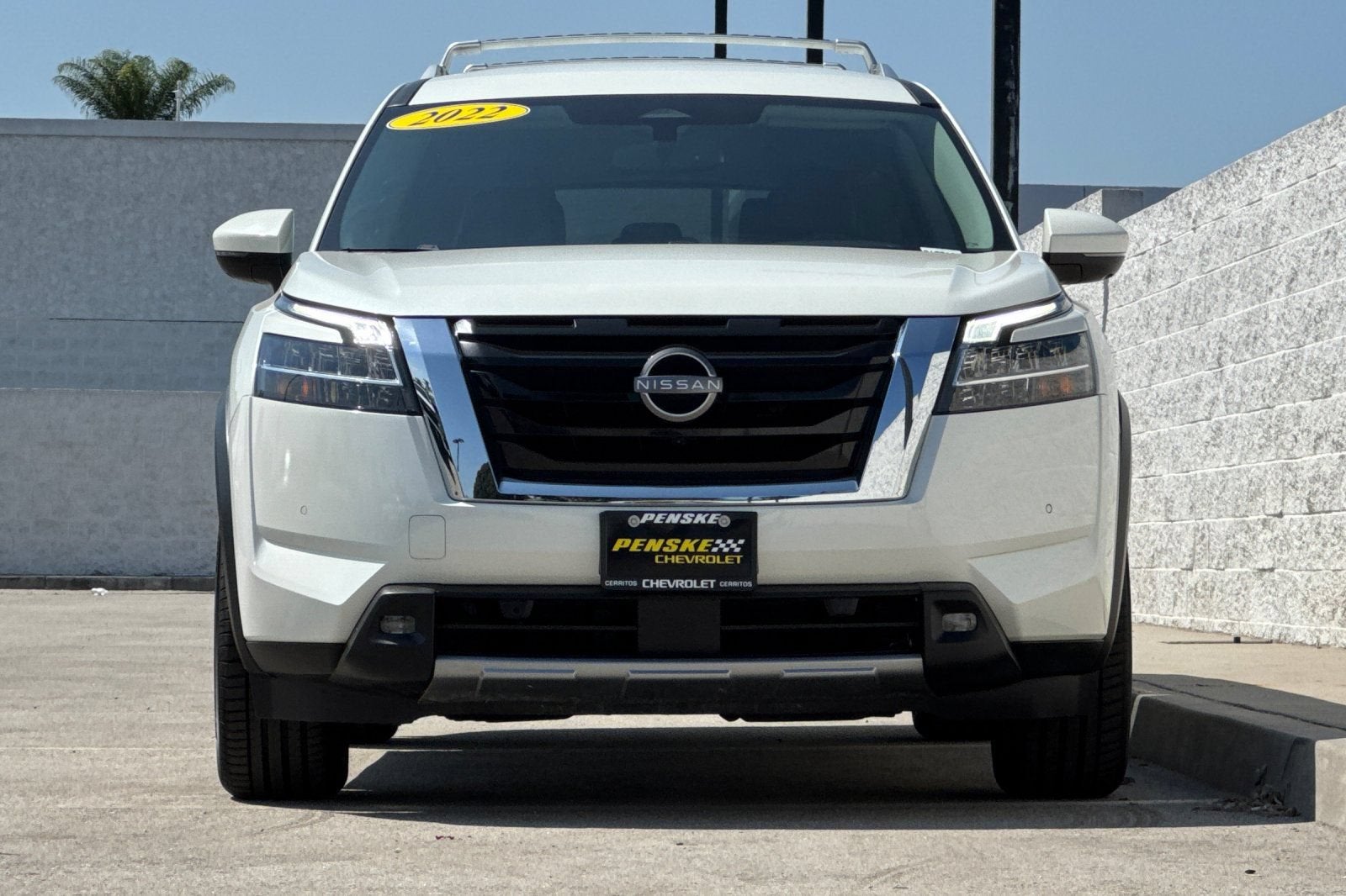 2022 Nissan Pathfinder SL