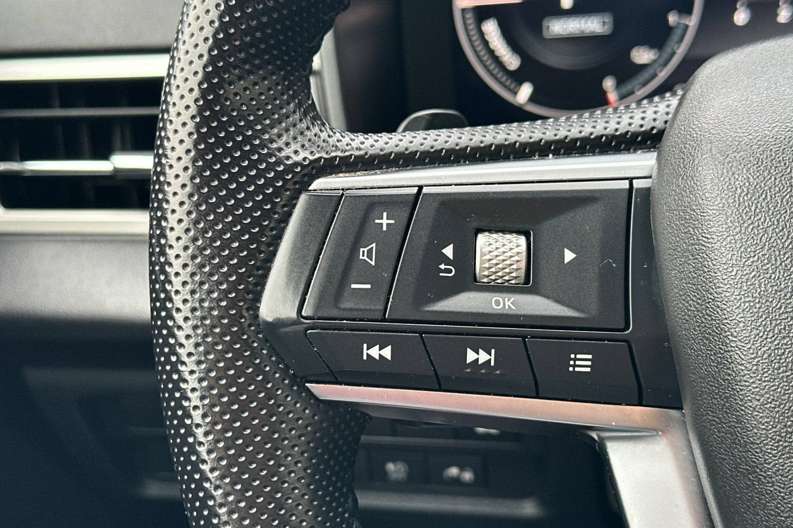 2023 Mitsubishi Outlander PHEV SE
