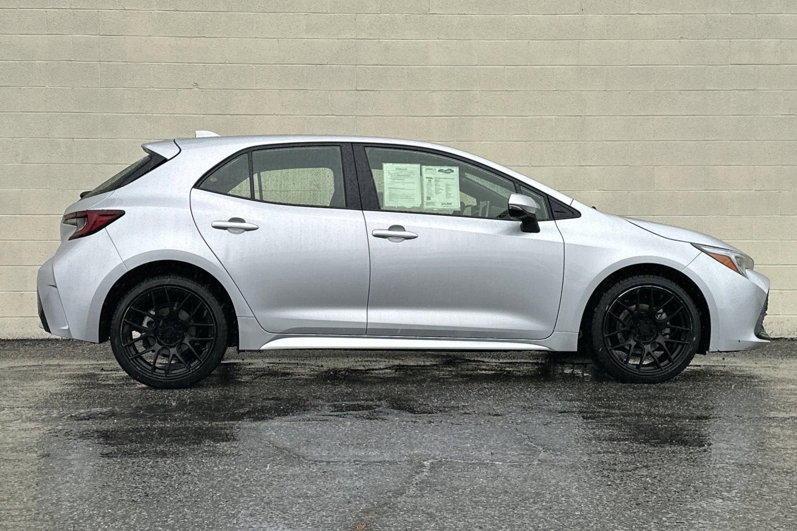 2023 Toyota Corolla Hatchback SE