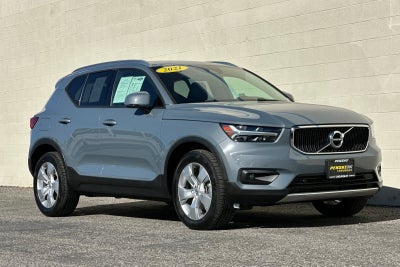 2021 Volvo XC40 Momentum