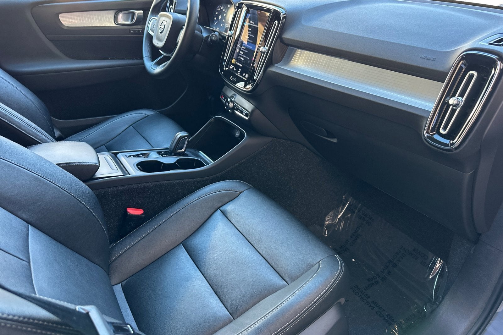 2021 Volvo XC40 Momentum