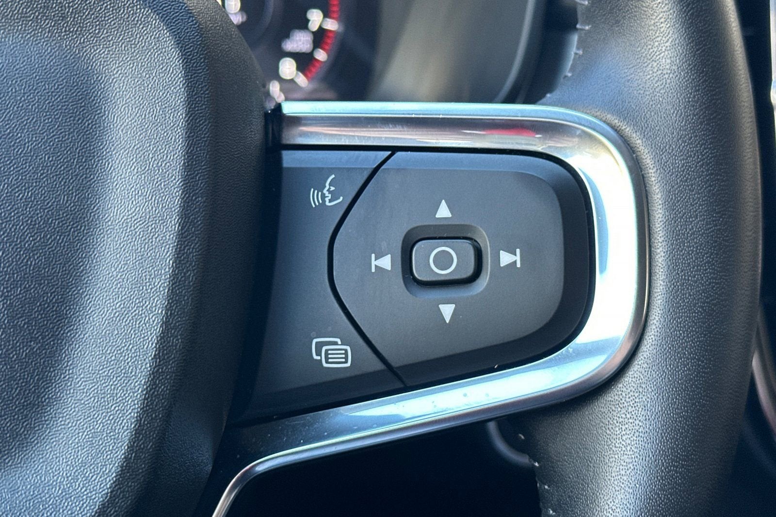 2021 Volvo XC40 Momentum