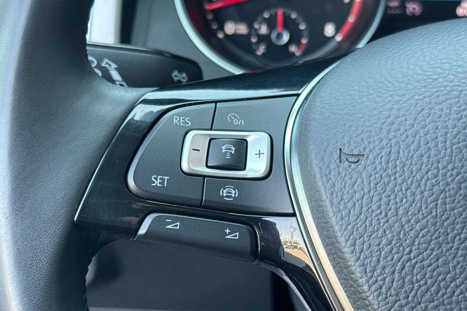 2019 Volkswagen Atlas 3.6L V6 SE R-Line