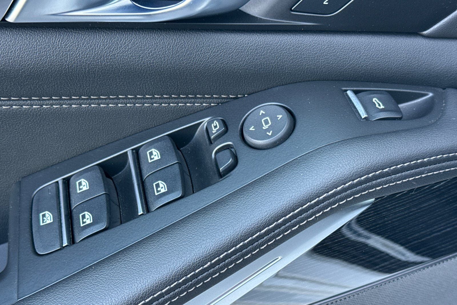 2024 BMW X5 M60i