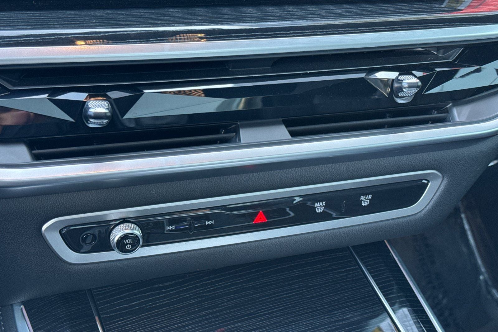 2024 BMW X5 M60i