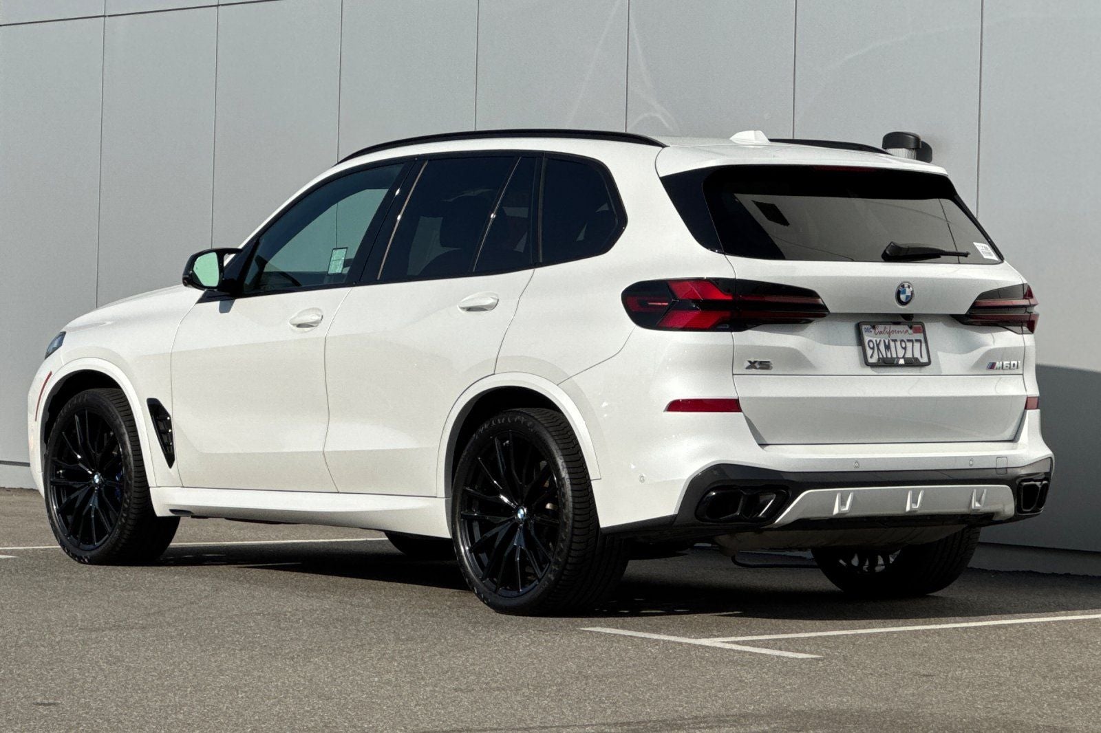 2024 BMW X5 M60i