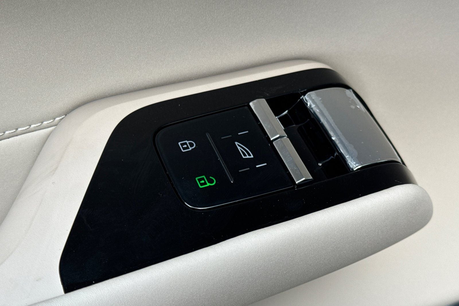 2026 Volvo EX90 Plus