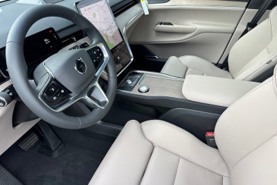 2026 Volvo EX90 Plus