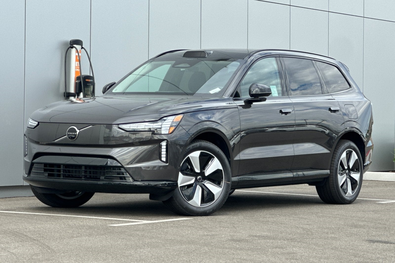 2025 Volvo EX90 Twin Motor Performance Plus 6-Seater