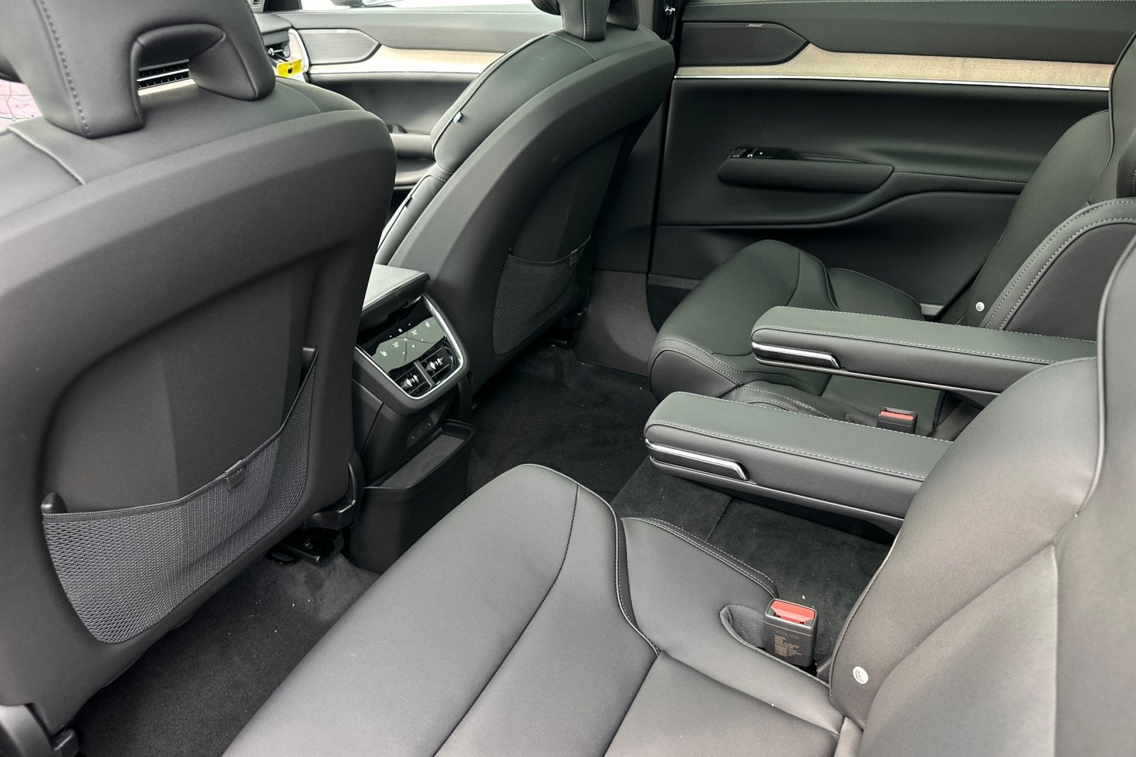 2025 Volvo EX90 Twin Motor Performance Plus 6-Seater