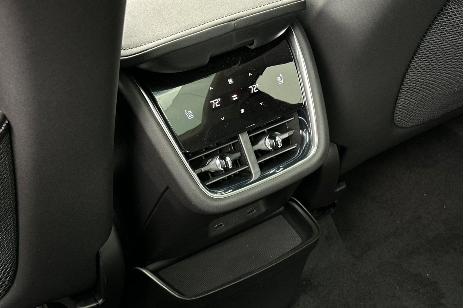 2025 Volvo EX90 Twin Motor Performance Plus 6-Seater