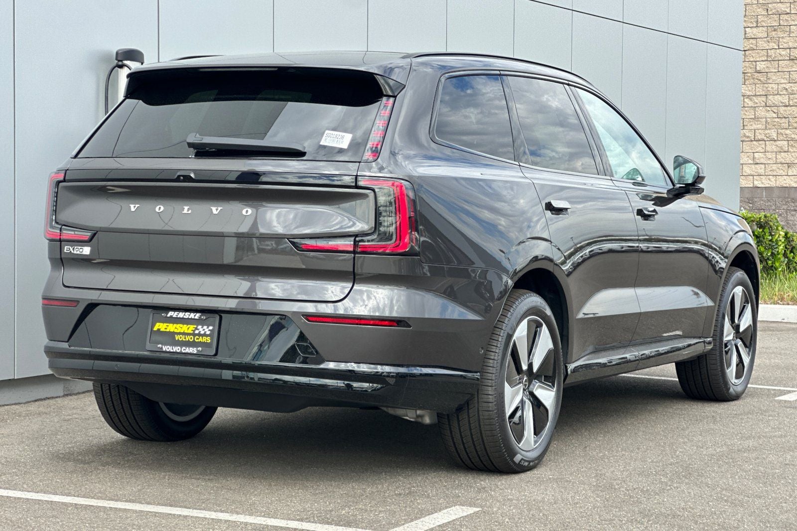 2025 Volvo EX90 Twin Motor Performance Plus 6-Seater