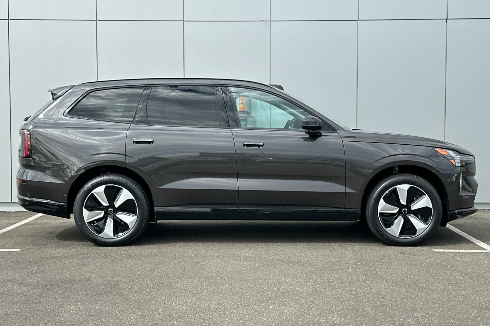 2025 Volvo EX90 Twin Motor Performance Plus 6-Seater