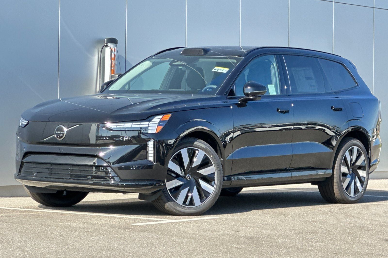 2025 Volvo EX90 Twin Motor Performance Ultra 6-Seater