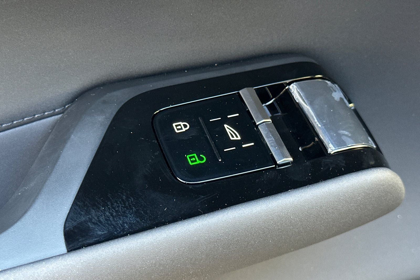 2025 Volvo EX90 Twin Motor Performance Ultra 6-Seater