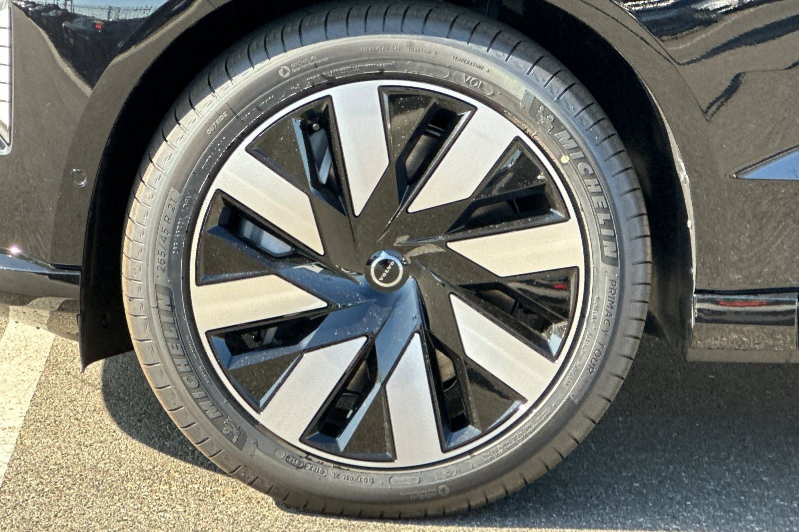 2025 Volvo EX90 Twin Motor Performance Ultra 6-Seater