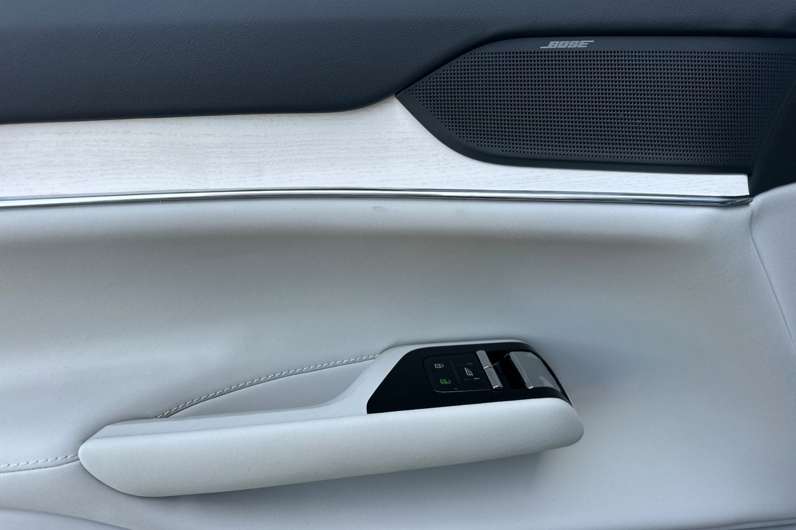 2025 Volvo EX90 Twin Motor Performance Plus 7-Seater