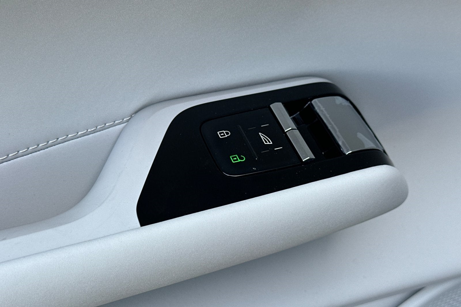 2025 Volvo EX90 Twin Motor Performance Plus 7-Seater