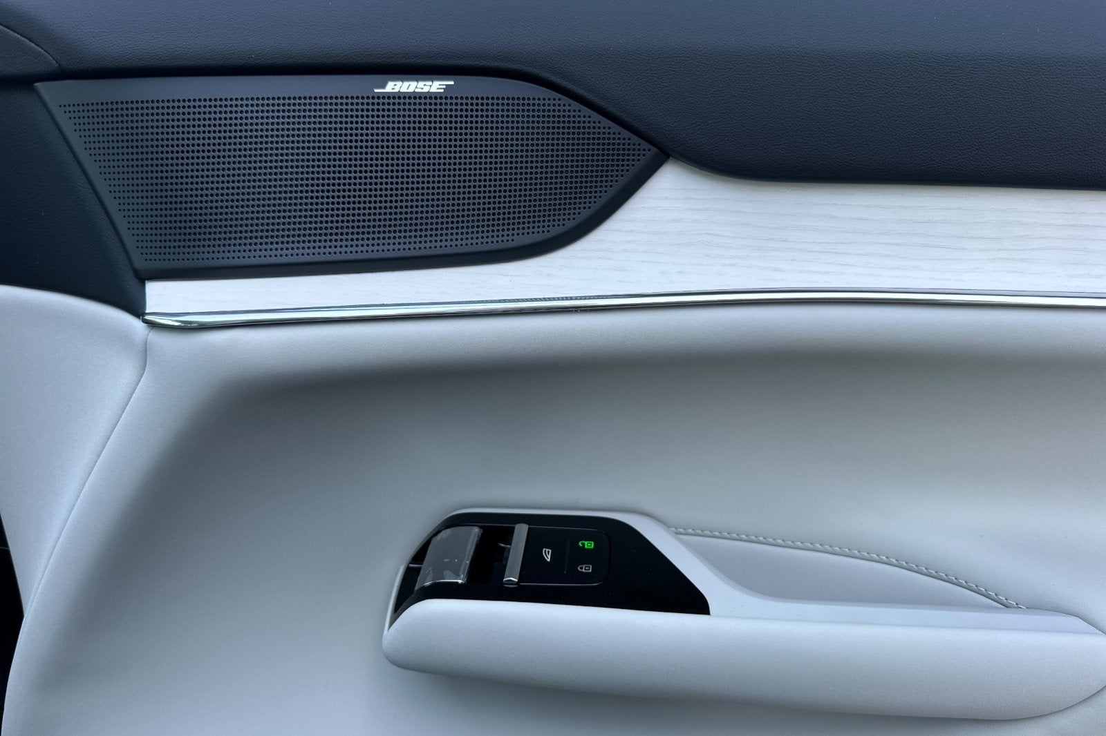 2025 Volvo EX90 Twin Motor Performance Plus 7-Seater