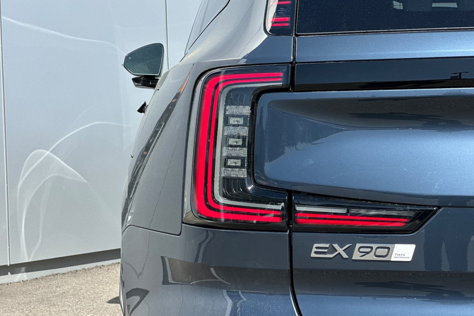 2025 Volvo EX90 Twin Motor Performance Plus 7-Seater