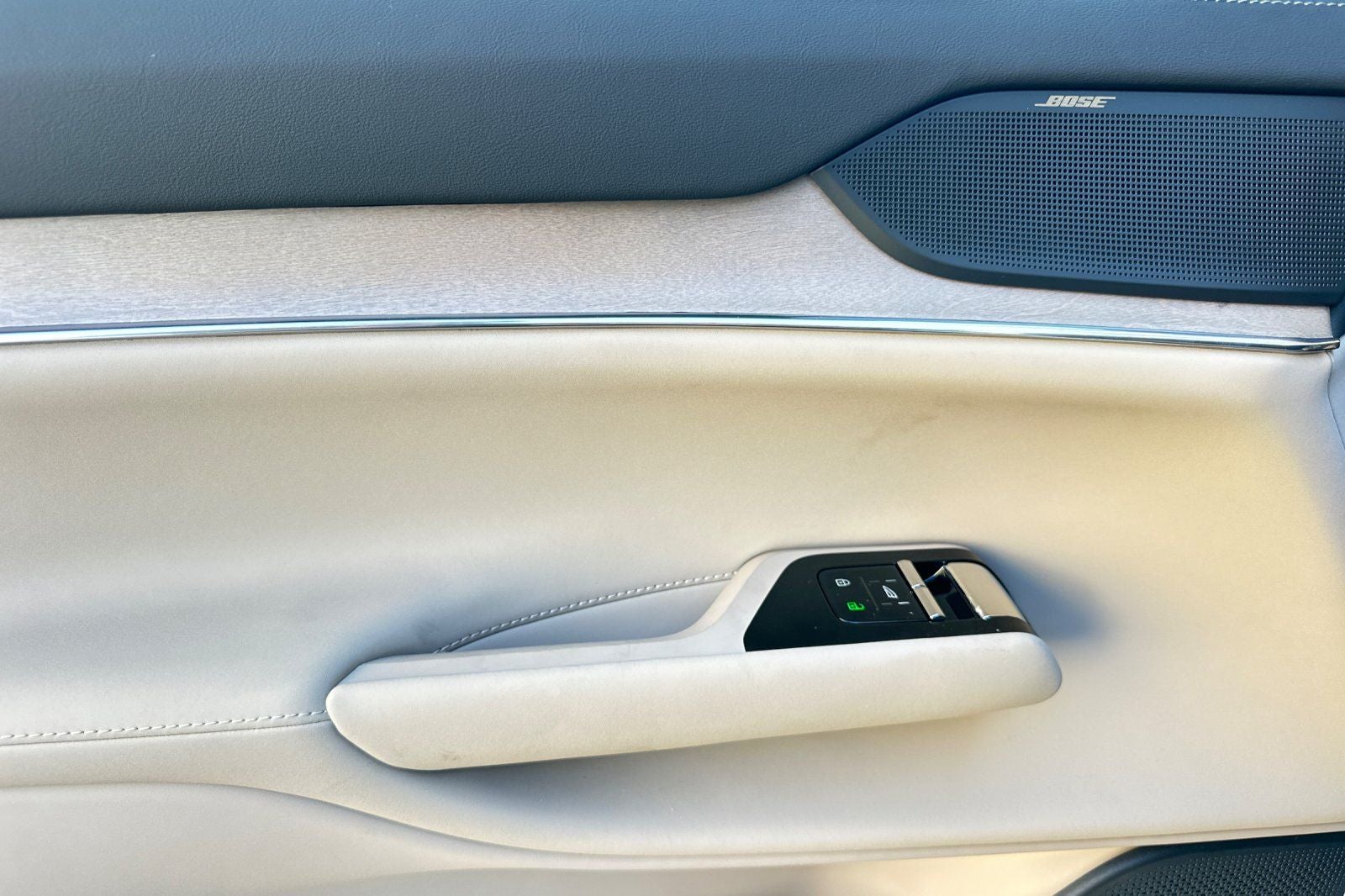 2025 Volvo EX90 Twin Motor Performance Plus 7-Seater