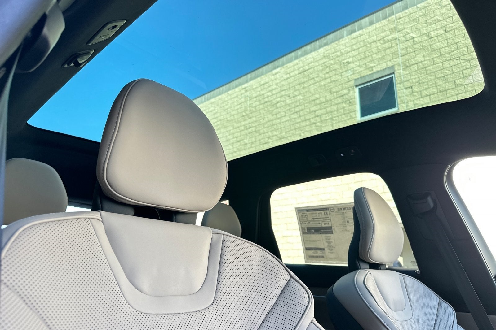 2025 Volvo EX90 Twin Motor Performance Plus 7-Seater