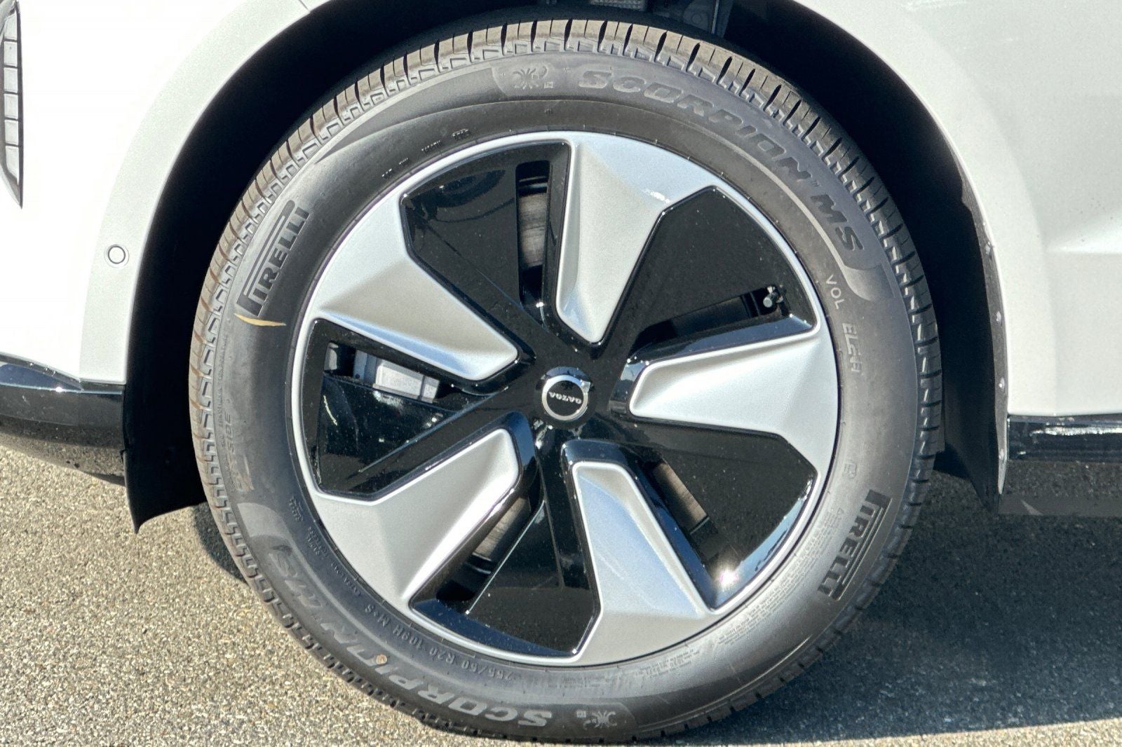 2025 Volvo EX90 Twin Motor Performance Plus 7-Seater