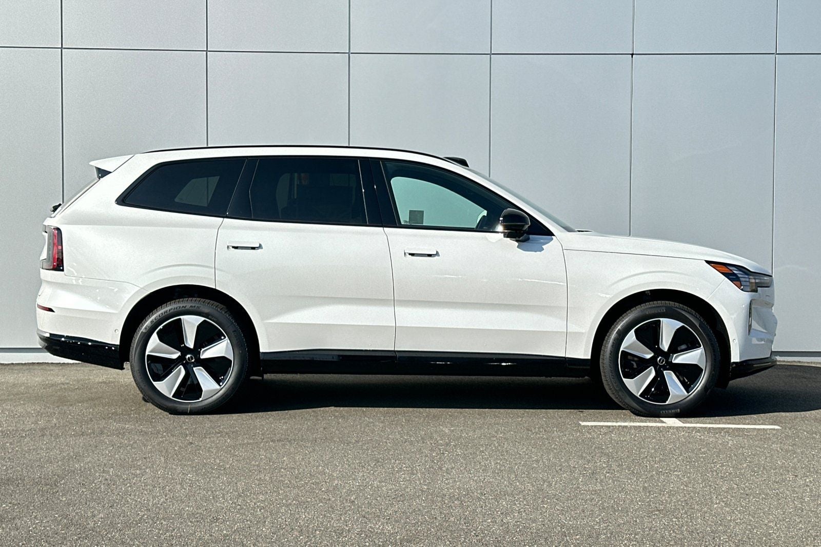 2025 Volvo EX90 Twin Motor Performance Plus 7-Seater