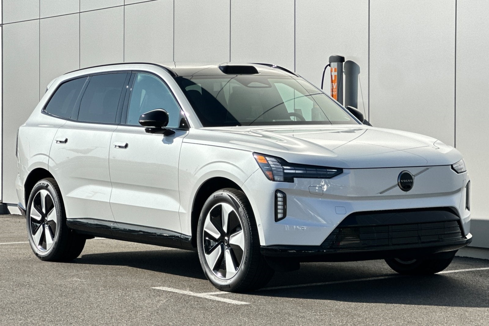 2025 Volvo EX90 Twin Motor Performance Plus 7-Seater